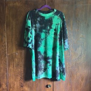 Oversized Green and Black Tie-Dye Tunic